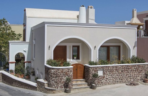 Fira House | 2 Bed House - Sleeps 5 - Pets - Wifi