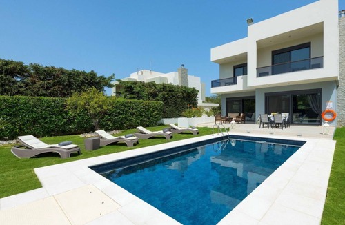 Filerimos Villa | 260 m² Villa ∙ 4 bedrooms ∙ 8 guests