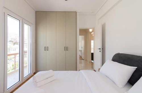 Dafni-Ymittos Apartment | 2Bdrm Bright Apartment in Dafni