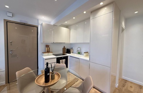 Glyfada Apartment | 2BR Apartment Glyfada Near Beach & Parking