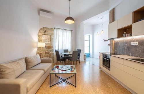 Filopappou Apartment | 2BR Apt 20 Mins From Acropolis with Washer & Dryer
