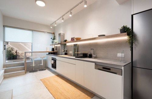 Mets Apartment | 2BR Luxurious Apt in Mets 20' From Acropolis