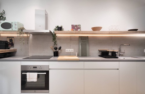 Mets Apartment | 2BR Luxurious Apt in Mets 20' From Acropolis