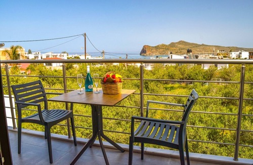 Agia Marina Villa | 2steps Agia Marina Beach/new Built/no Car Needed/tavernas & Supermarket at 50mt