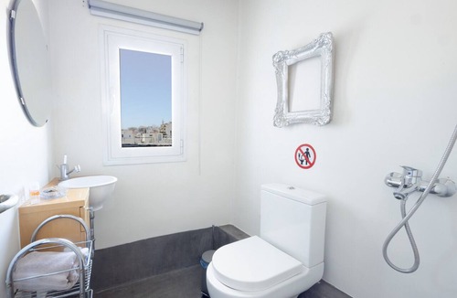 Plaka Apartment | 3 bdrm Luxury Apt in Athens Incredible Acropolis View