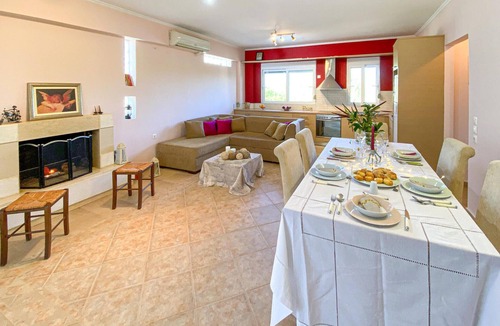 Larissos House | 3 bedroom lovely home in Lakkopetra
