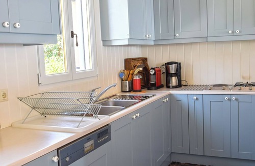 Kea Villa | 5 bedroom accommodation in Ioylis