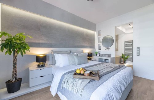 Mets Apartment | 50 Shades of Athens, Kingsize Suite with Jacuzzi!