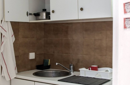 Neapoli House | 5th floor apartment with balcony