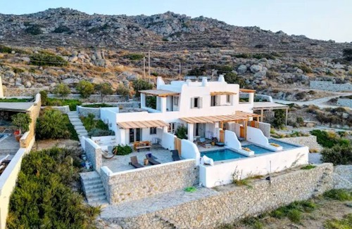 Mikri Vigla House | 6 bedroom , 3 pool , 2 jacuzzi Villa with amazing views , next to the beach