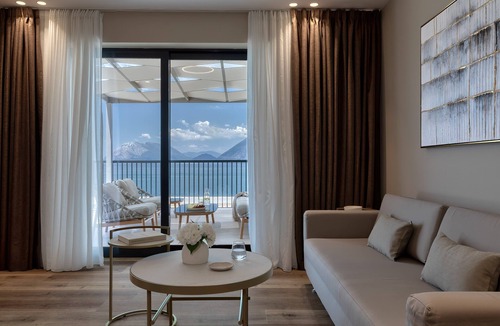 Kastellocampos Hotel | Achaia Beach Hotel, Vassilicos House of Hospitality