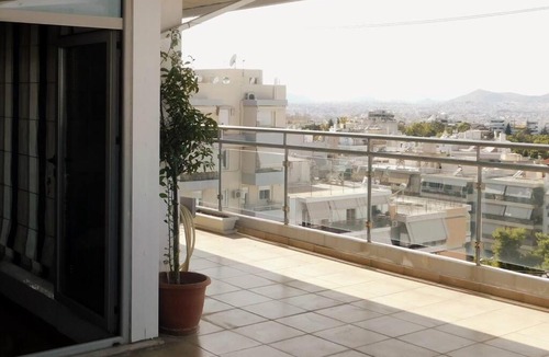 Nea Smirni Apartment | Acropolis 360