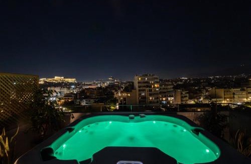 Neos Kosmos Apartment | Acropolis Sky Retreat Jacuzzi & 3BR Maisonette