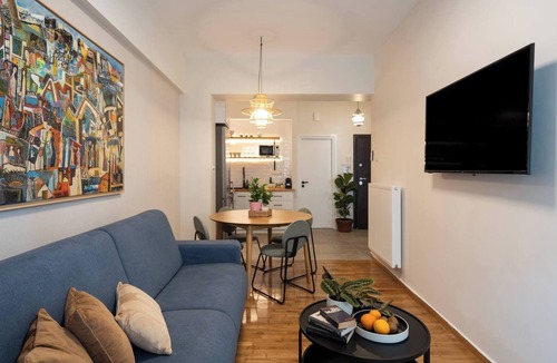 Petralona Apartment | Adela's Apartment | BR & LR Next to Metro