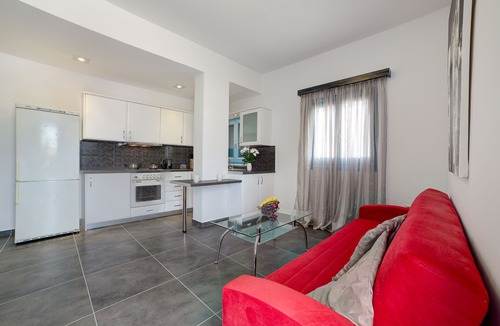 Perissa Apartment | Adelphi Apartments Apartment with Terrace Sleeps 3