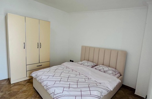 Durres Apartment | Adriatoc Penthouse :Top floor ; Jaccuzi ; Pool tablr