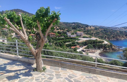 Agii Apostoli House | Aegean Beachfront Apartments