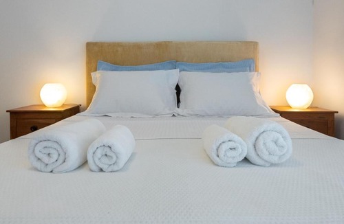 Vouliagmeni Apartment | Aether Vouliagmeni apartment