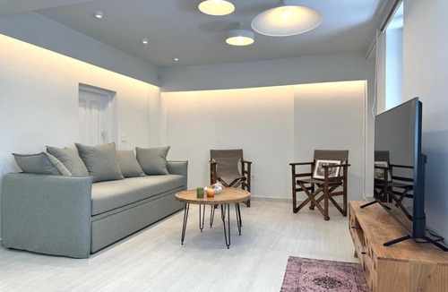 Mytilene Apartment | Aetoma suite