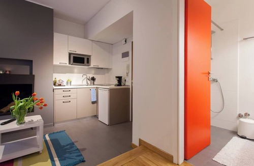 Exarhia Apartment | #AH14 Maroon Studio