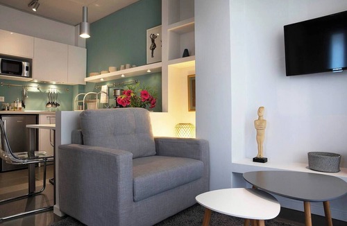 Exarhia Apartment | #AH22 Jade Studio
