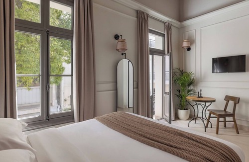 Monastiraki Hotel | Airy Athens Suites - King Size with Balcony in the Heart of Syntagma