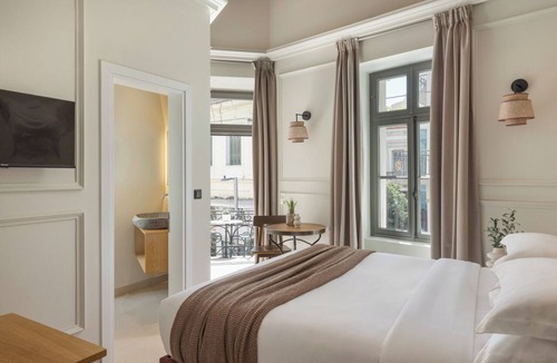 Monastiraki Hotel | Airy Athens Suites - King Size with Balcony in the Heart of Syntagma