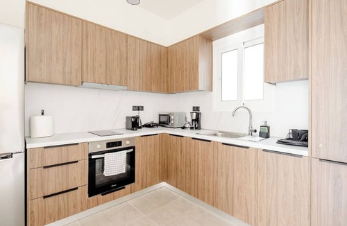 Omonia Apartment | Ako25 - Cozy 1BR Apt with Balcony in Metaxourgeio