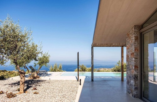 Lefktron Villa | Alisseos "Villa South" Get away from it all in pure Mediterranean nature,