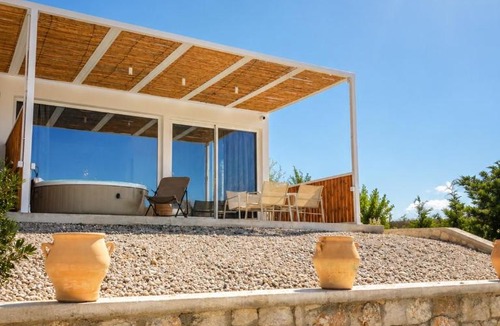 Stegna House | Almyra Suites