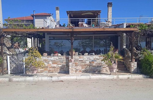 Nea Anchialos House | Alonaki Seafront Cottage