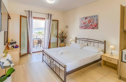 Archangelos Apartment | Aloustina Apartment 50m from the Sea in Archangelos