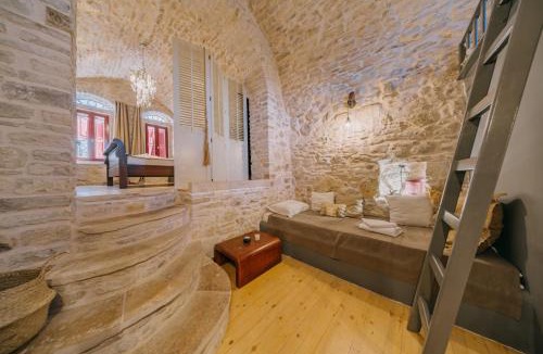 Kalamoti Villa | Alternative Medieval Villa