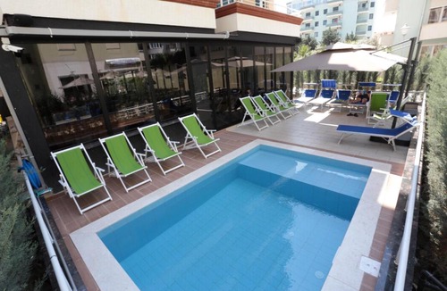 Golem Hotel | Alvin Comfort Hotel
