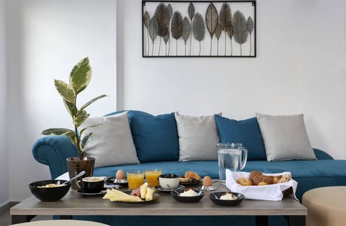 Finikia House | Alyvia Suites