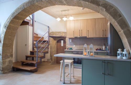 Drapanias Villa | Amara Theta Living With Private Pool