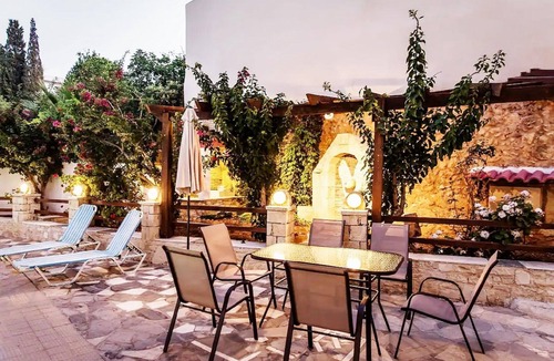 Roussospiti House | Amarandos Villa