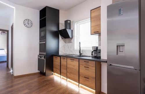 Ampelokipoi Apartment | Amelia jacuzzi maisonette Ath Center