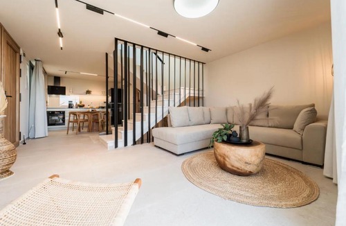 Nea Peramos House | Ammosphere