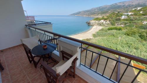 Evdilos Apartment | Anarrousa Studios & Apartments