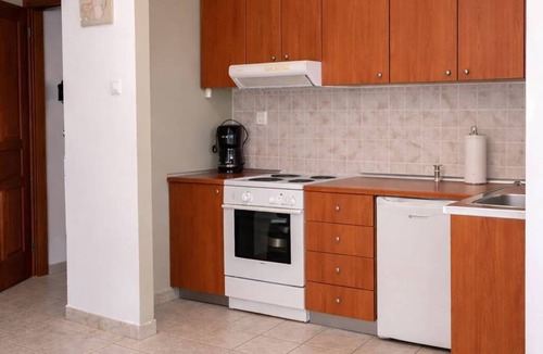 Nees Pagases Condo | Ancient Vibe - Seaside Stay w/Balcony near Volos