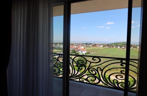 Sllatina e Madhe Hotel | Andoena Resort