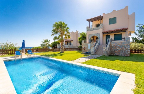 Fragkokastello Villa | Andreas Beach Villa