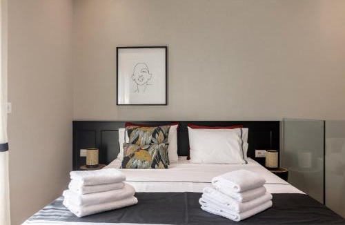 Heraklion Apartment | Andrews Luxury Suites Near The Airport