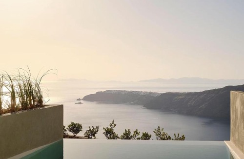 Imerovigli Resort | Andronis Concept - The Set Collection