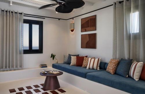 Parikia Hotel | Andronis Minois - Small Luxury Hotels of the World