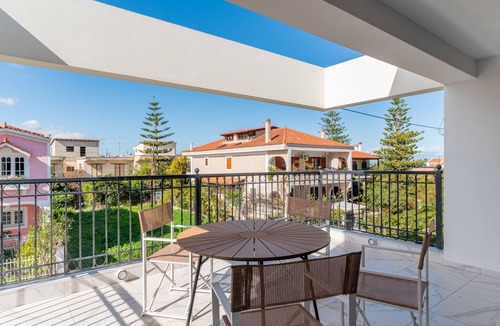 Kato Assos House | Angel Residence – Beachfront Villa 150m from the Sea in Corinth, Greece
