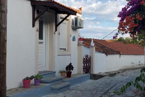 Glossa House | Angelina's House