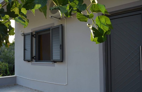 Mathes Apartment | Anthemis Apartment