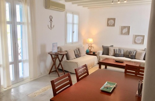 Ornos House | Anthos House